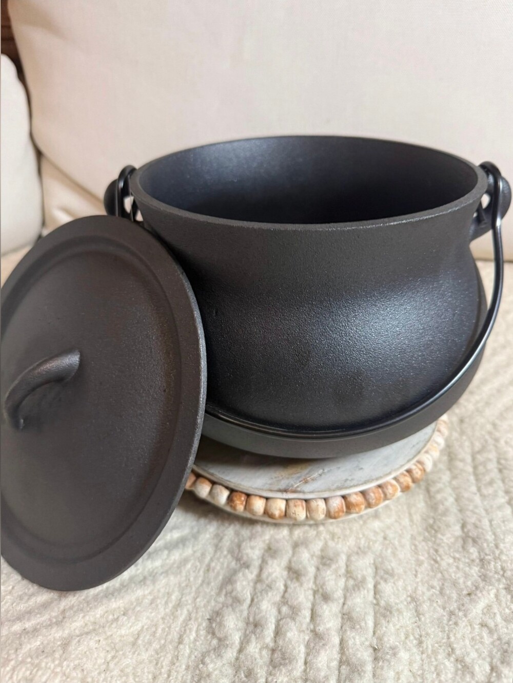 Black Cast Iron Cauldron Pot with Lid and Handle Smith And Clark Halloween 4qt